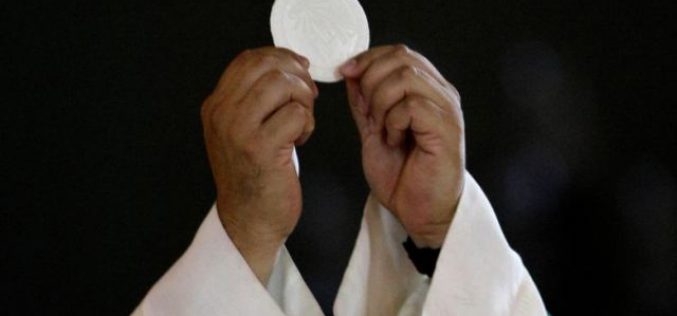 Even in church, Venezuelans face shortages