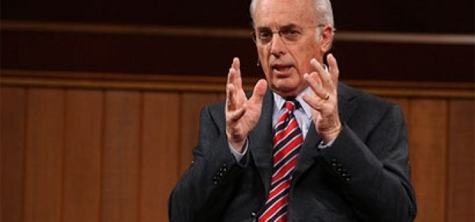 John MacArthur Takes on Charismatic Movement With ‘Strange Fire’ Conference