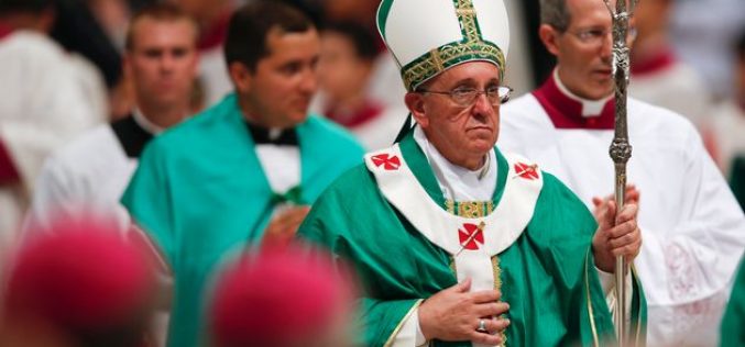 Priests and nuns should not ride in fancy cars, Pope Francis says