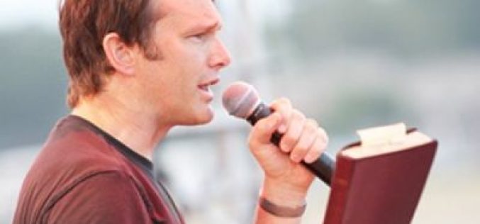 5 Years After Adopting Ethiopian Child, Palau Returns to Africa With the Gospel