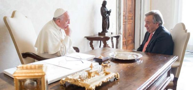 UNHCR chief meets Pope Francis to discuss refugee issues